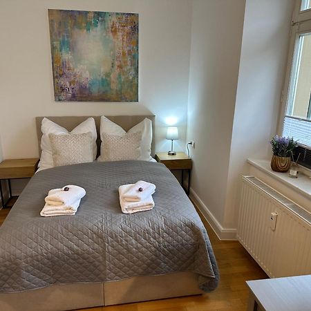 Bella Casa - Business&Family, 100M Zum Konzerteingang Schloss, Parkplatz, Smarttv, Netflix, Waschmaschine, 24H Checkin, 36Qm, Ap 12 Ludwigsburg Luaran gambar