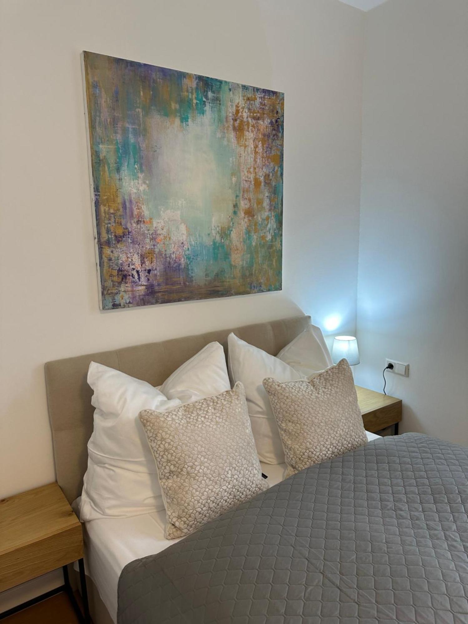 Bella Casa - Business&Family, 100M Zum Konzerteingang Schloss, Parkplatz, Smarttv, Netflix, Waschmaschine, 24H Checkin, 36Qm, Ap 12 Ludwigsburg Luaran gambar