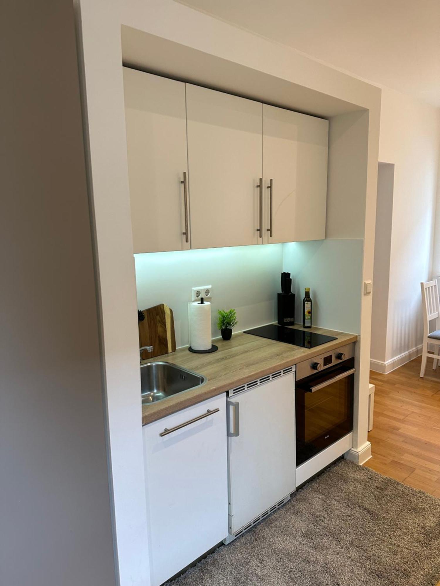 Bella Casa - Business&Family, 100M Zum Konzerteingang Schloss, Parkplatz, Smarttv, Netflix, Waschmaschine, 24H Checkin, 36Qm, Ap 12 Ludwigsburg Luaran gambar