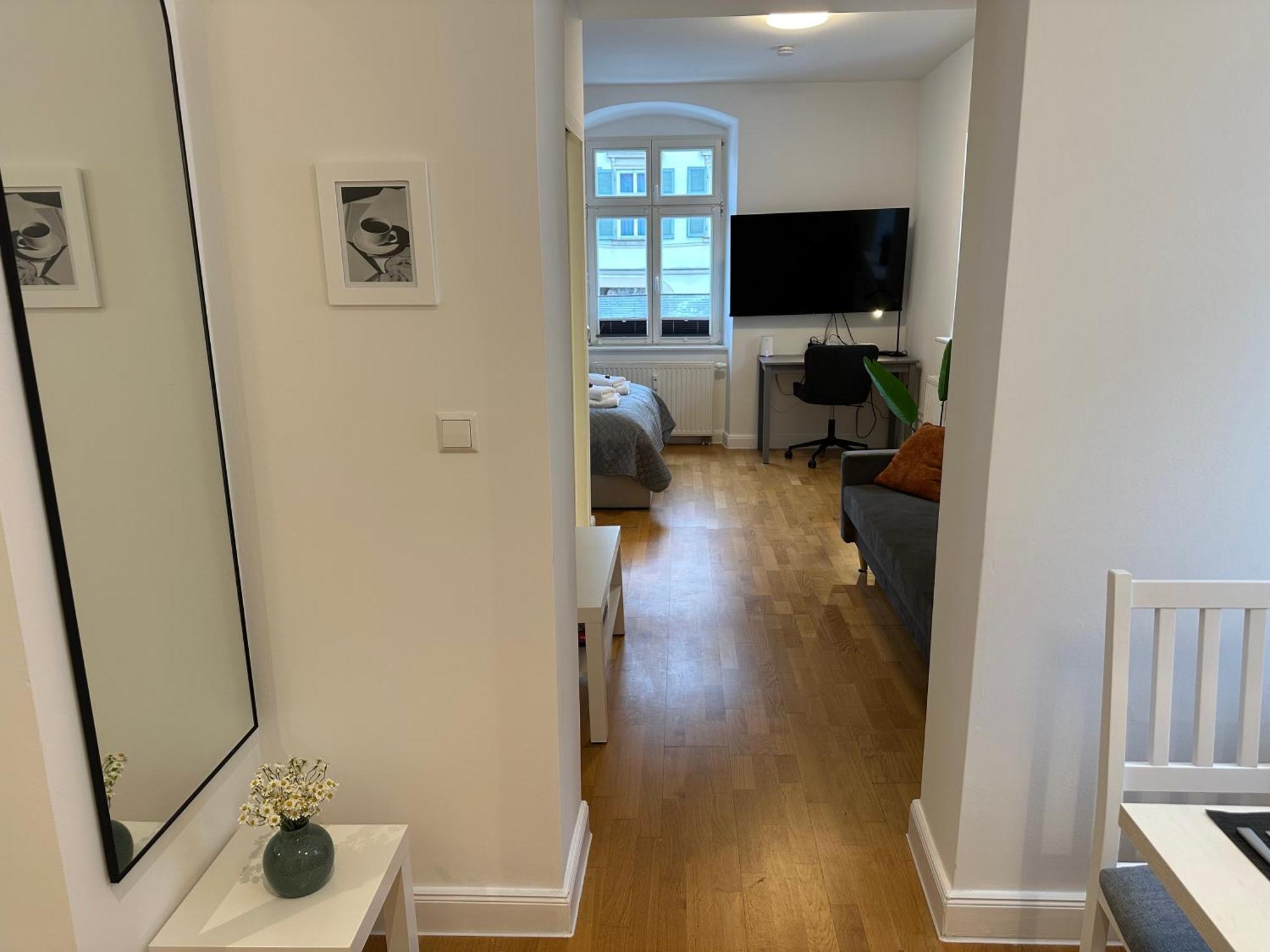 Bella Casa - Business&Family, 100M Zum Konzerteingang Schloss, Parkplatz, Smarttv, Netflix, Waschmaschine, 24H Checkin, 36Qm, Ap 12 Ludwigsburg Luaran gambar
