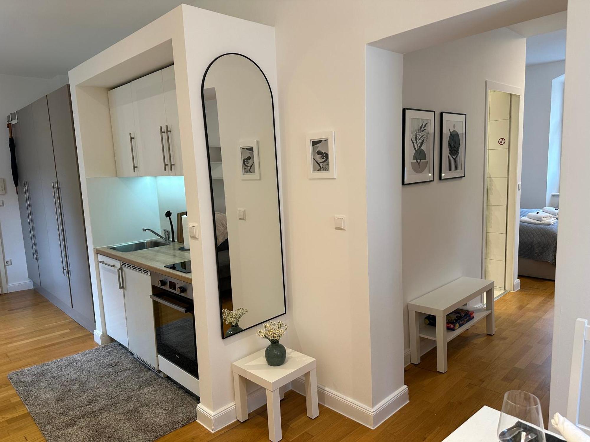Bella Casa - Business&Family, 100M Zum Konzerteingang Schloss, Parkplatz, Smarttv, Netflix, Waschmaschine, 24H Checkin, 36Qm, Ap 12 Ludwigsburg Luaran gambar